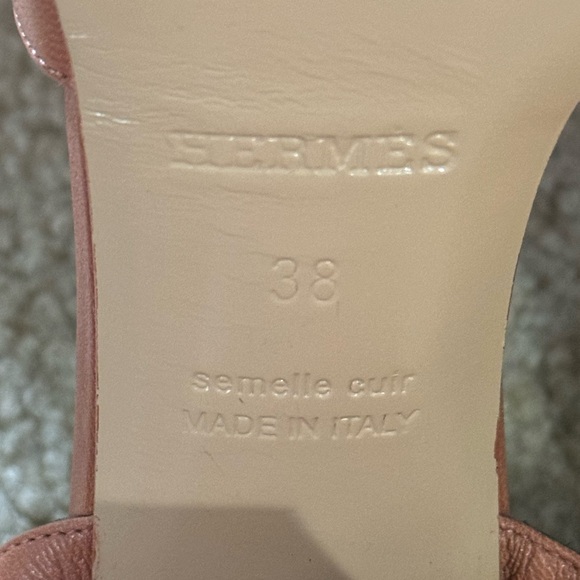 HERMES ‘ALESIA’ GOATSKIN SANDALS in Rose Bubinga, sz 38. - Picture 11 of 13